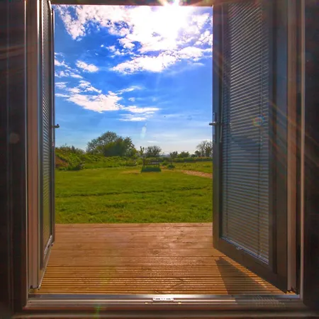 بيت للعطل Paulton - Sleeps 2 - Petfriendly - Hottub - Garden بريستول